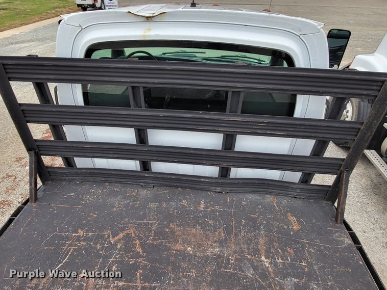 image for item LR9095 2003 Chevrolet C5500  flatbed truck