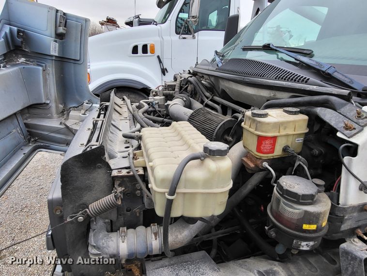 image for item LR9095 2003 Chevrolet C5500  flatbed truck