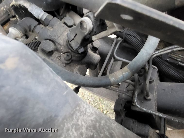 image for item LR9095 2003 Chevrolet C5500  flatbed truck