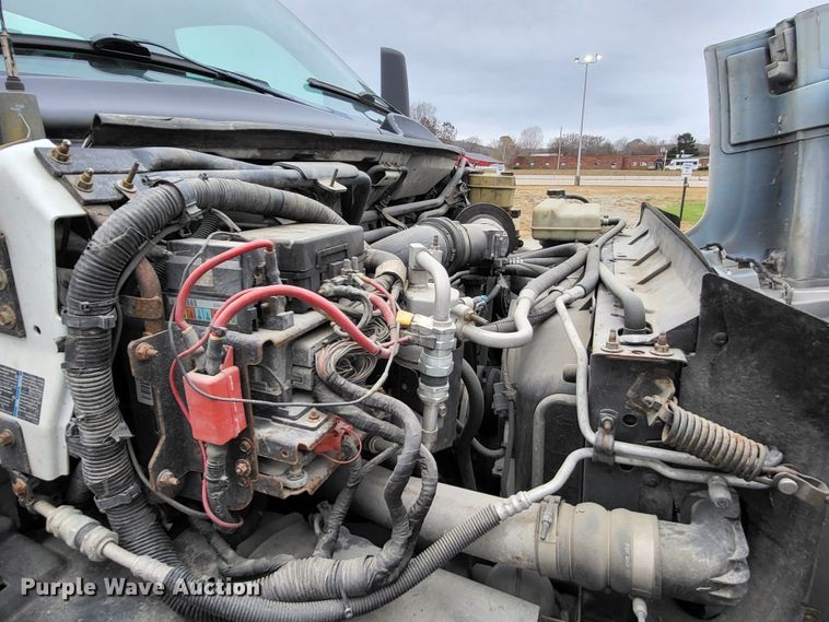 image for item LR9095 2003 Chevrolet C5500  flatbed truck