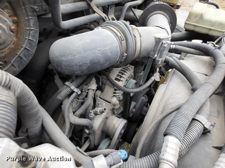 image for item LR9095 2003 Chevrolet C5500  flatbed truck