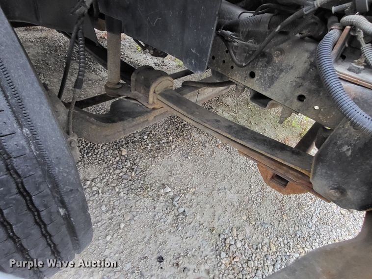 image for item LR9095 2003 Chevrolet C5500  flatbed truck