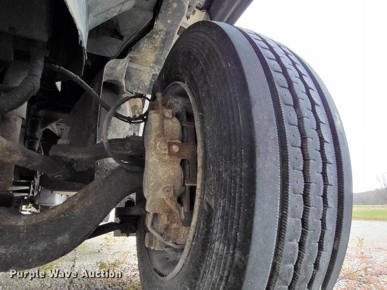 image for item LR9095 2003 Chevrolet C5500  flatbed truck