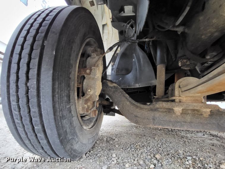 image for item LR9095 2003 Chevrolet C5500  flatbed truck