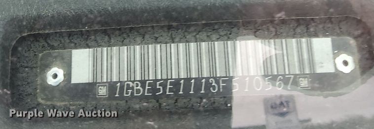 image for item LR9095 2003 Chevrolet C5500  flatbed truck