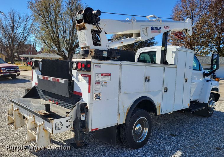 image for item LR9101 2005 GMC C5500  utility / service truck