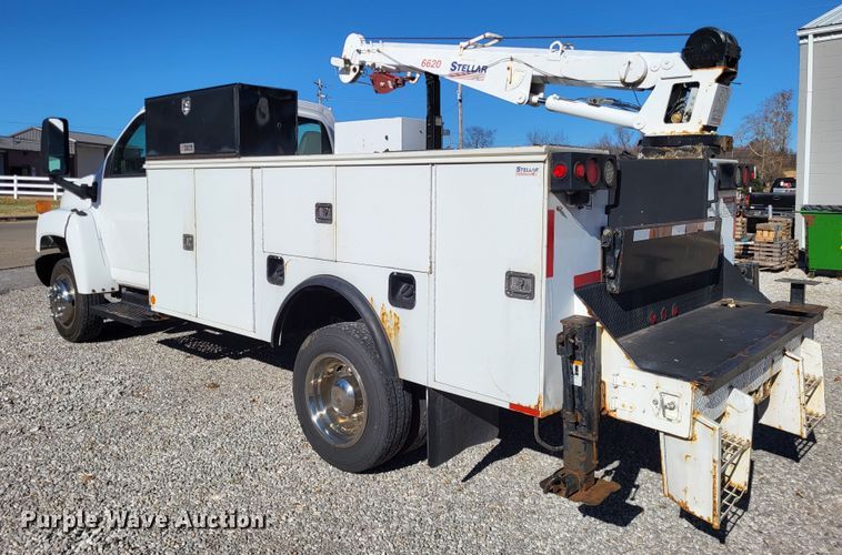 image for item LR9101 2005 GMC C5500  utility / service truck