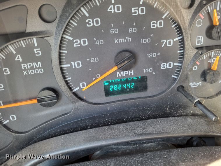 image for item LR9101 2005 GMC C5500  utility / service truck