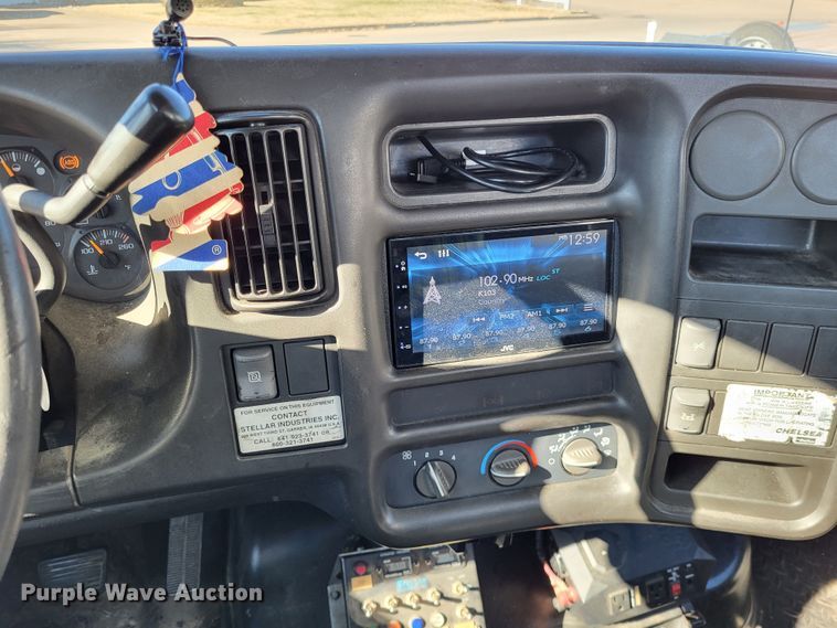 image for item LR9101 2005 GMC C5500  utility / service truck