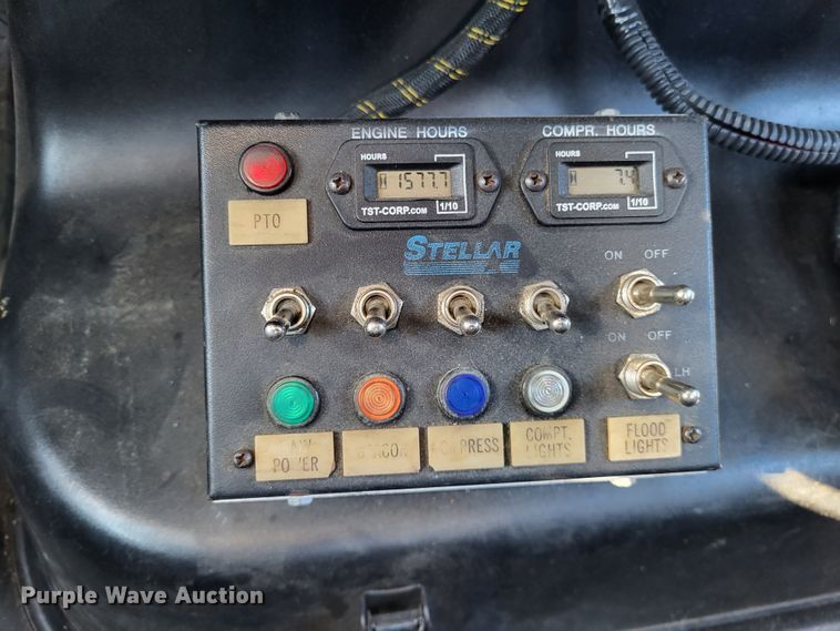 image for item LR9101 2005 GMC C5500  utility / service truck