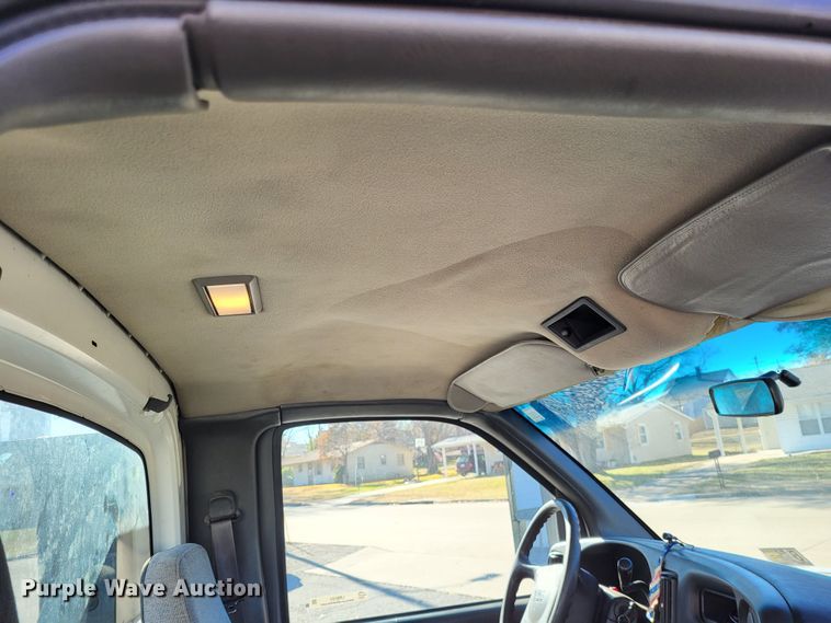 image for item LR9101 2005 GMC C5500  utility / service truck