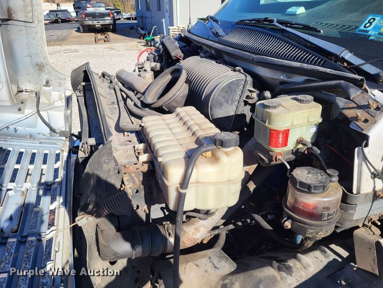 image for item LR9101 2005 GMC C5500  utility / service truck