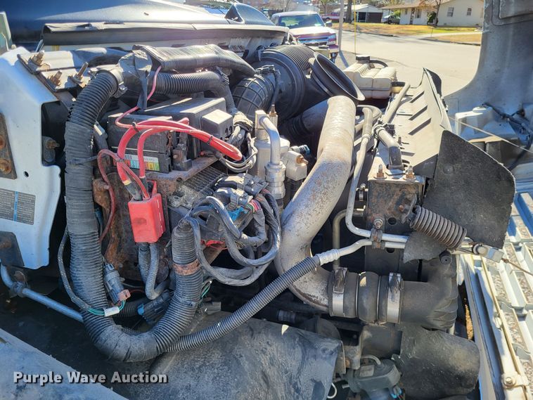 image for item LR9101 2005 GMC C5500  utility / service truck