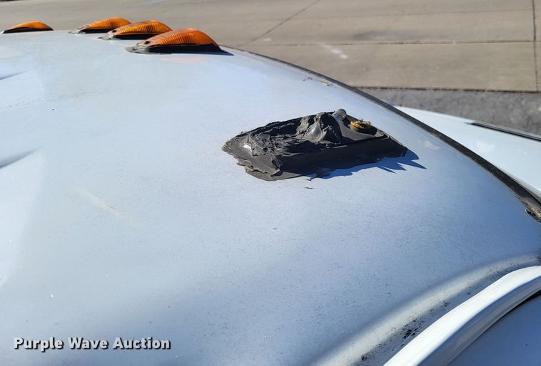 image for item LR9101 2005 GMC C5500  utility / service truck