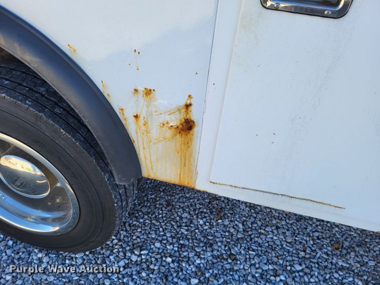 image for item LR9101 2005 GMC C5500  utility / service truck