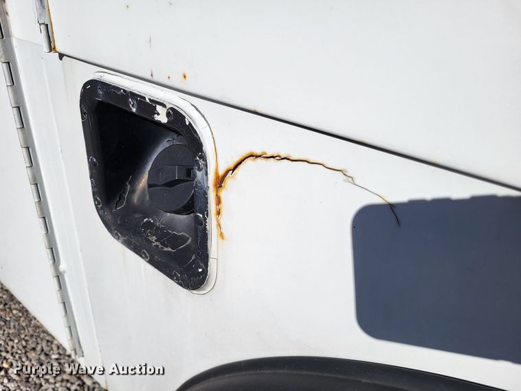 image for item LR9101 2005 GMC C5500  utility / service truck