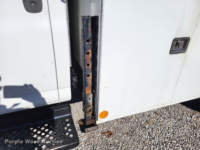 image for item LR9101 2005 GMC C5500  utility / service truck