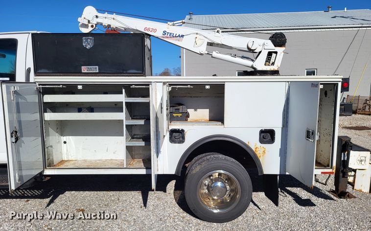 image for item LR9101 2005 GMC C5500  utility / service truck