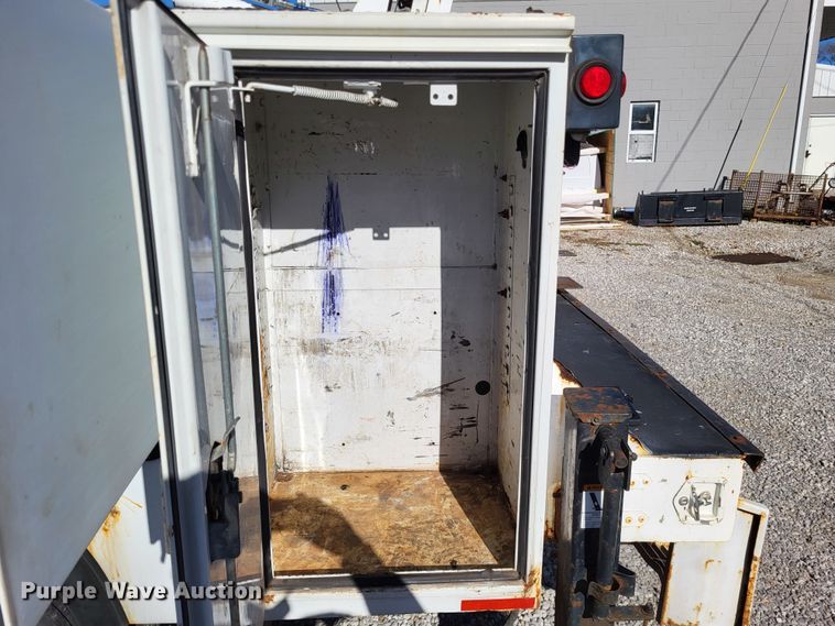 image for item LR9101 2005 GMC C5500  utility / service truck