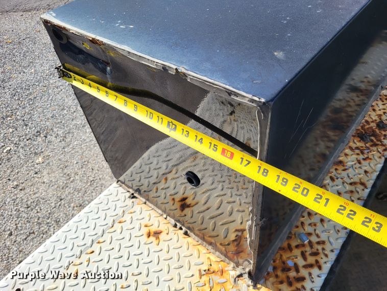 image for item LR9101 2005 GMC C5500  utility / service truck