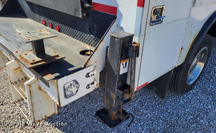 image for item LR9101 2005 GMC C5500  utility / service truck