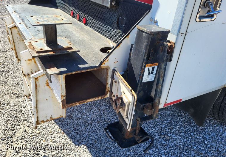 image for item LR9101 2005 GMC C5500  utility / service truck