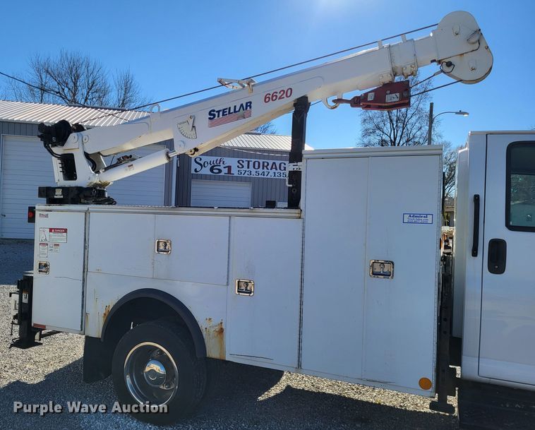 image for item LR9101 2005 GMC C5500  utility / service truck