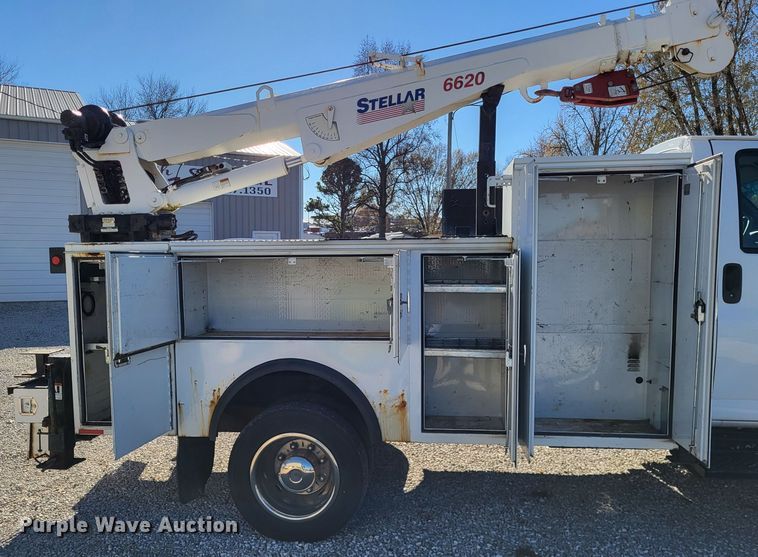 image for item LR9101 2005 GMC C5500  utility / service truck