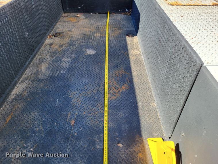 image for item LR9101 2005 GMC C5500  utility / service truck