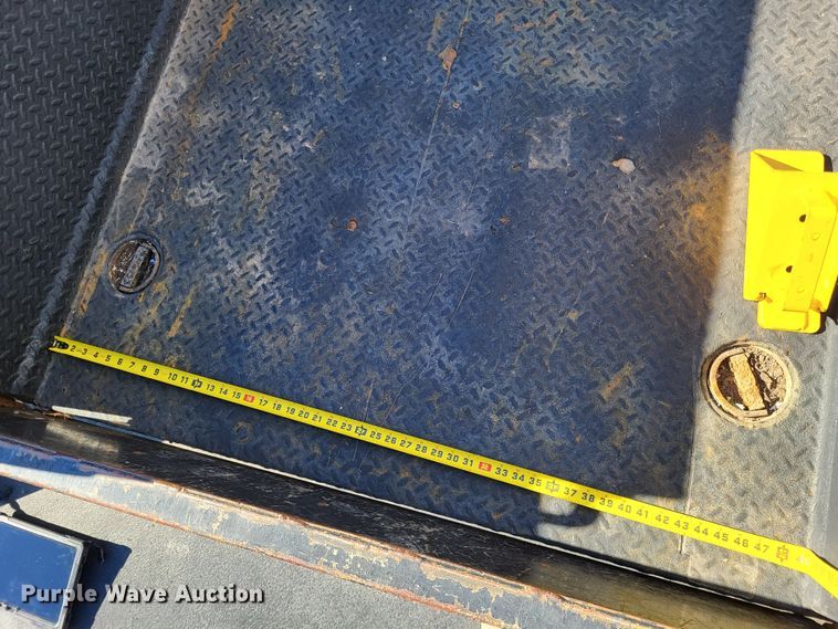 image for item LR9101 2005 GMC C5500  utility / service truck