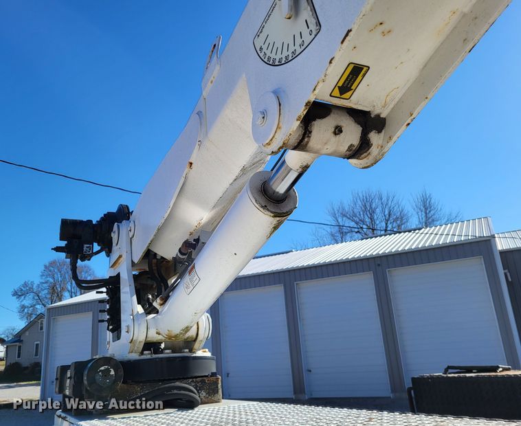 image for item LR9101 2005 GMC C5500  utility / service truck