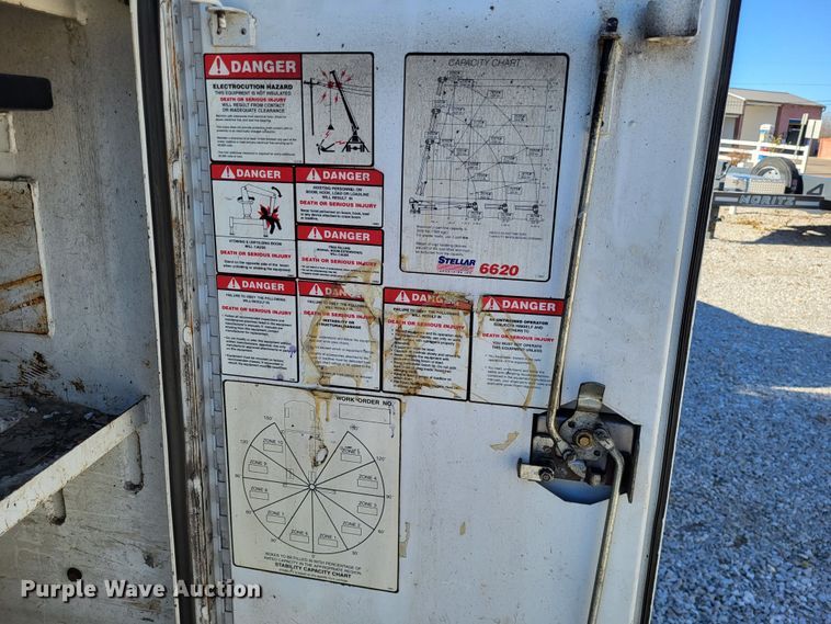 image for item LR9101 2005 GMC C5500  utility / service truck