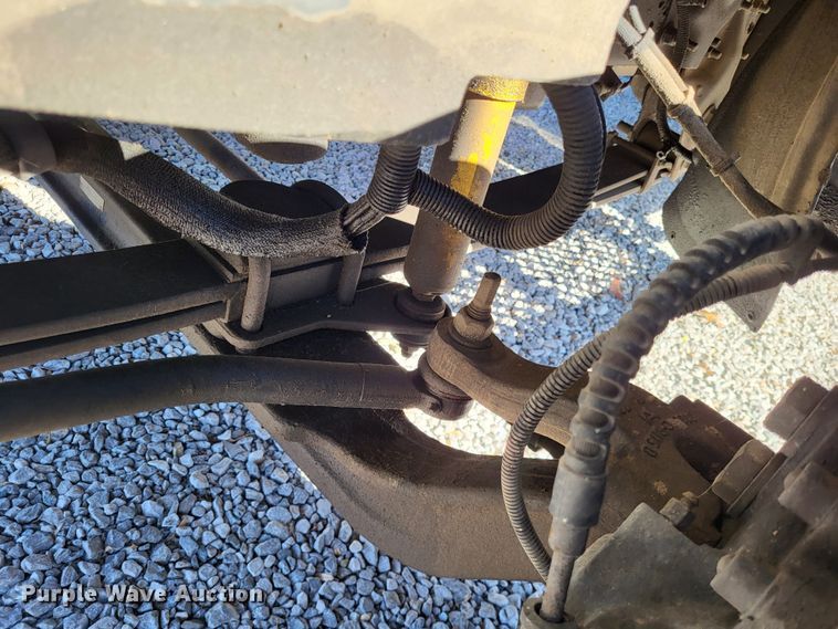 image for item LR9101 2005 GMC C5500  utility / service truck