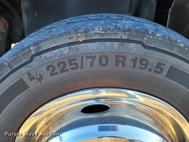 image for item LR9101 2005 GMC C5500  utility / service truck