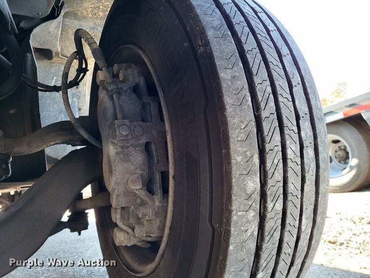 image for item LR9101 2005 GMC C5500  utility / service truck