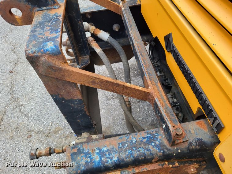 image for item LR9125 2001 International 4900  truck cab and chassis