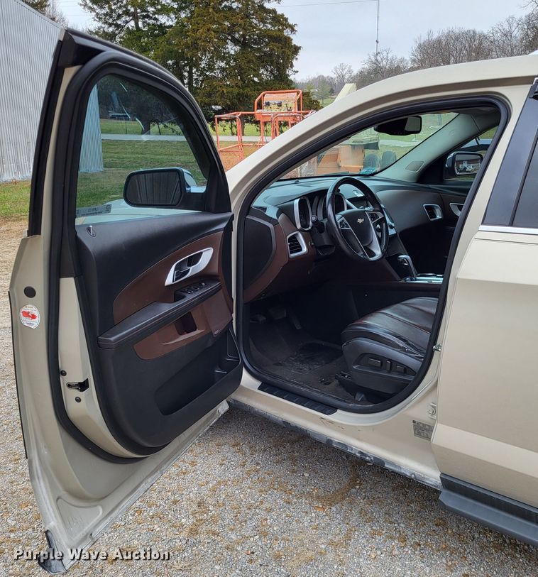 image for item LR9132 2010 Chevrolet Equinox LTZ  SUV