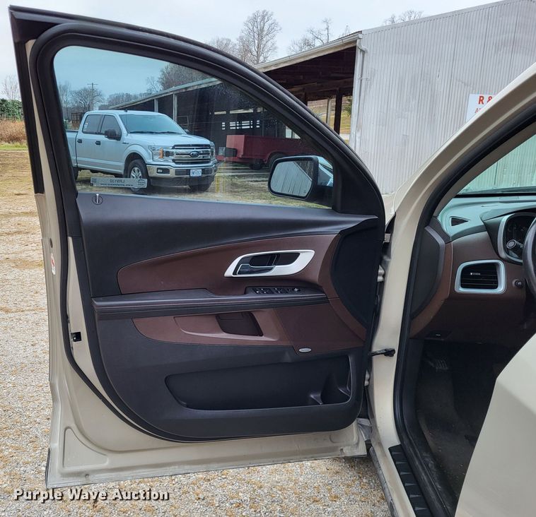 image for item LR9132 2010 Chevrolet Equinox LTZ  SUV