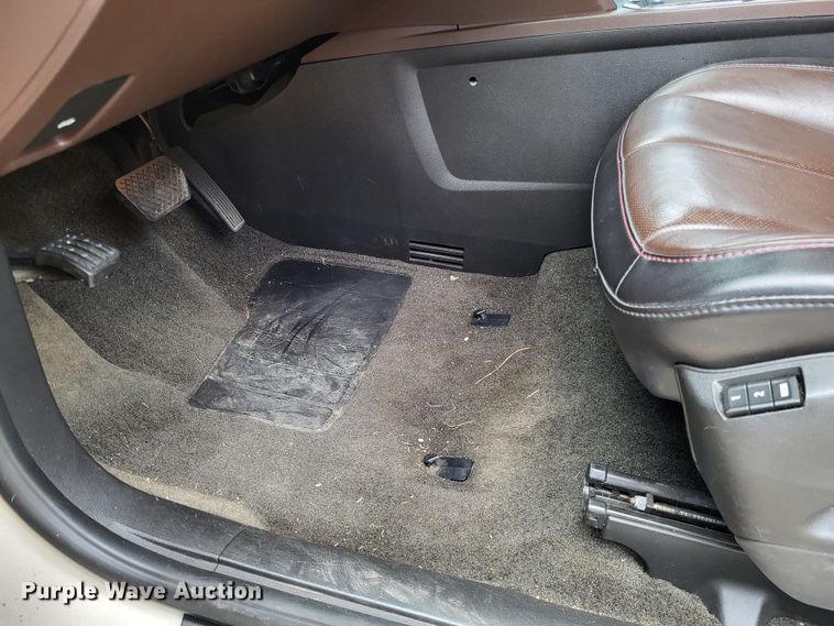 image for item LR9132 2010 Chevrolet Equinox LTZ  SUV