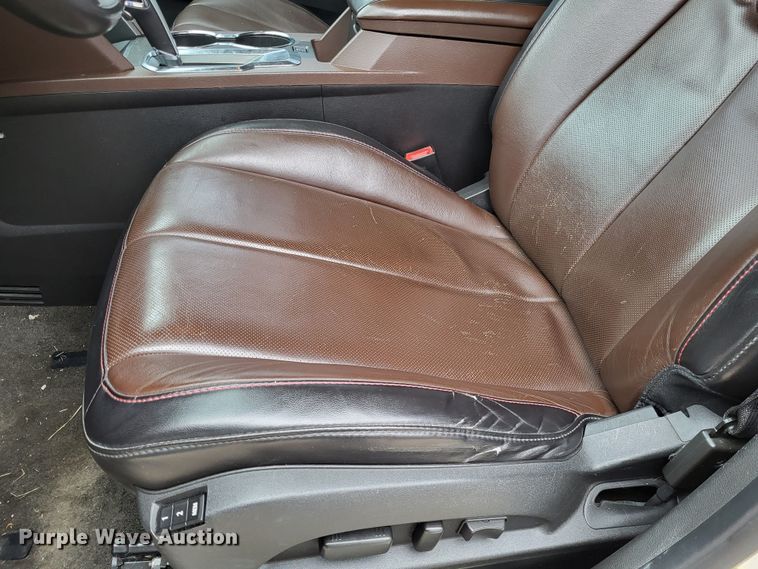 image for item LR9132 2010 Chevrolet Equinox LTZ  SUV