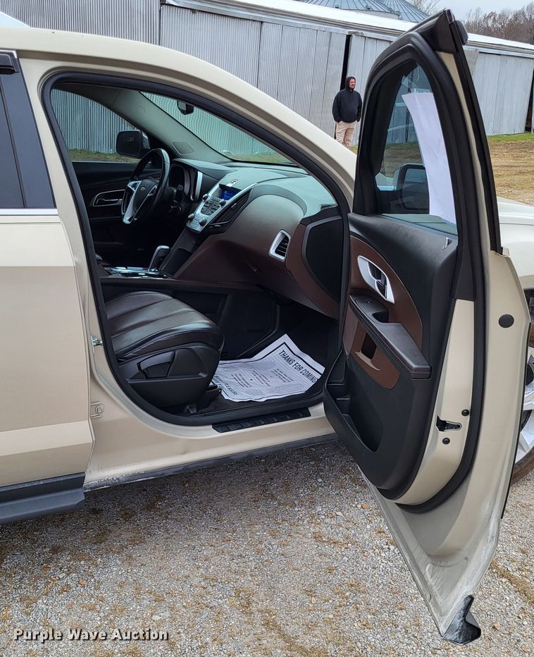 image for item LR9132 2010 Chevrolet Equinox LTZ  SUV