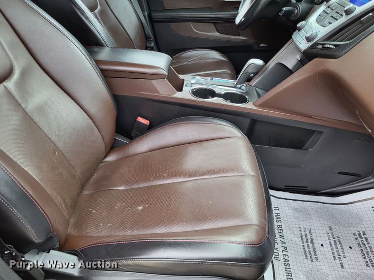 image for item LR9132 2010 Chevrolet Equinox LTZ  SUV