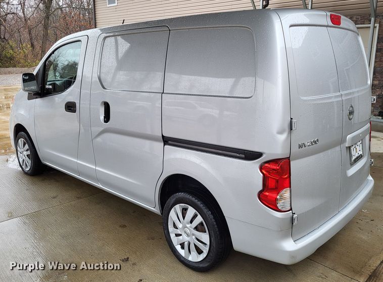 image for item LR9137 2015 Nissan NV200 SV  van