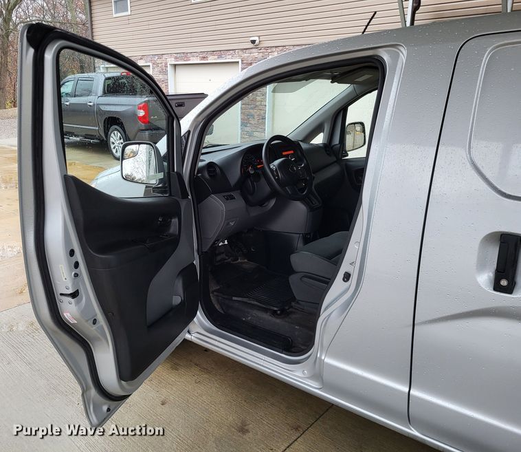 image for item LR9137 2015 Nissan NV200 SV  van