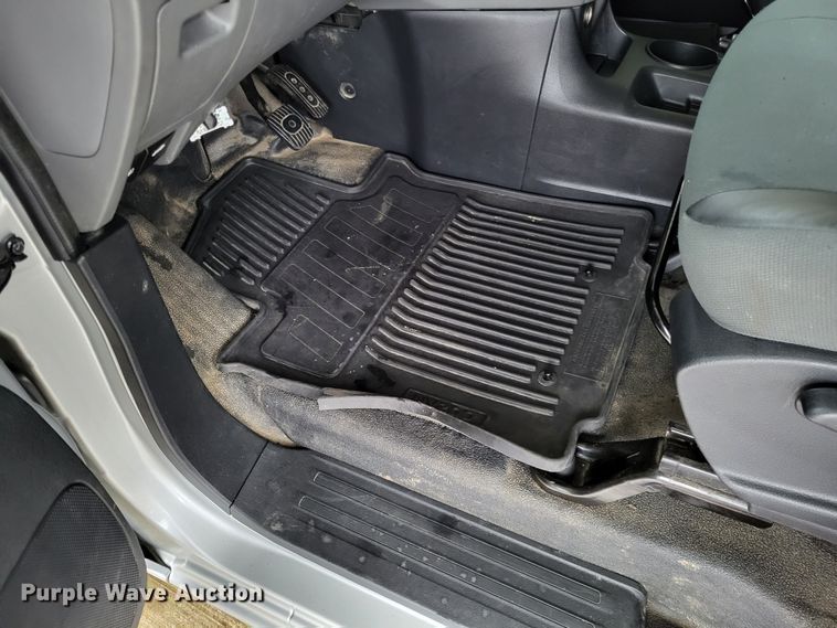 image for item LR9137 2015 Nissan NV200 SV  van