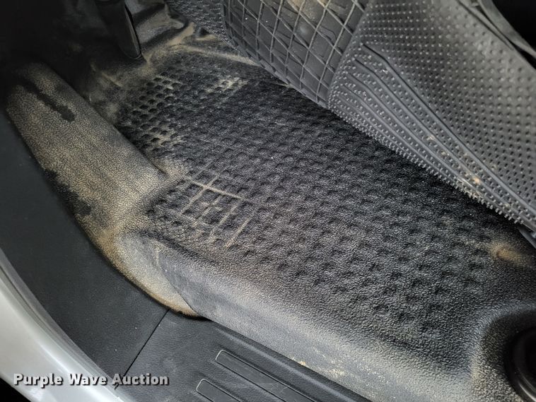 image for item LR9137 2015 Nissan NV200 SV  van