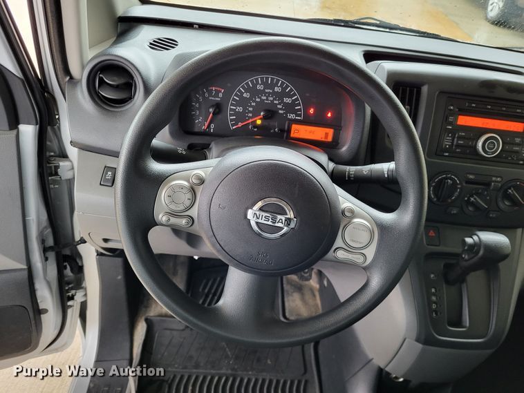 image for item LR9137 2015 Nissan NV200 SV  van