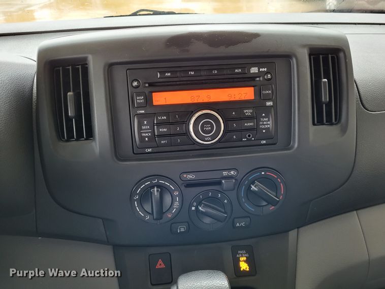 image for item LR9137 2015 Nissan NV200 SV  van