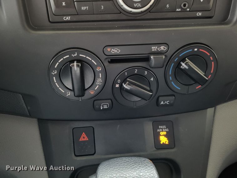 image for item LR9137 2015 Nissan NV200 SV  van