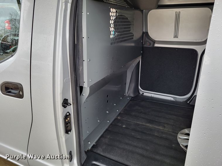 image for item LR9137 2015 Nissan NV200 SV  van